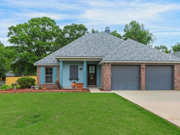 101 Spring Lake Circle, Lafayette, LA 70508