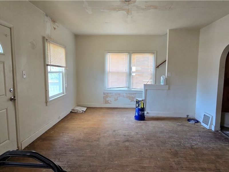 505 E 266th Street, Euclid, OH 44132 Photo 3