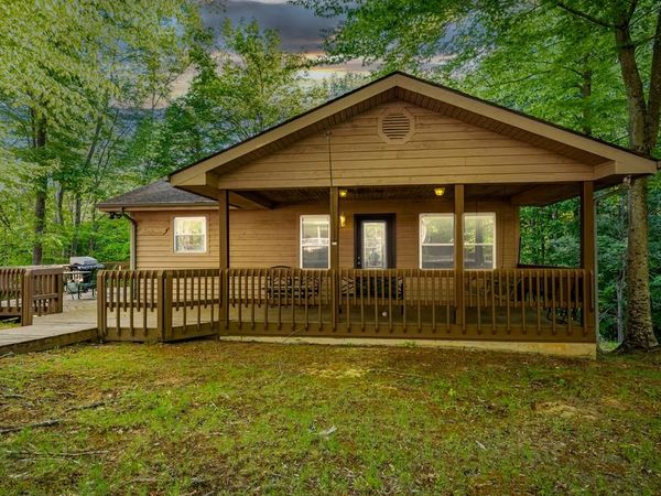 118 Seminole Lane, Byrdstown, TN 38549