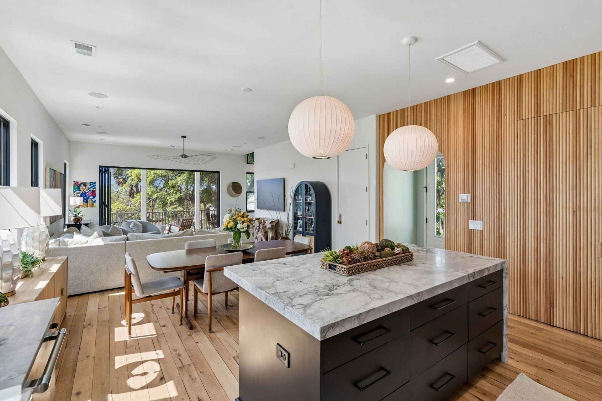 1395 Harbor View Road Photo 12