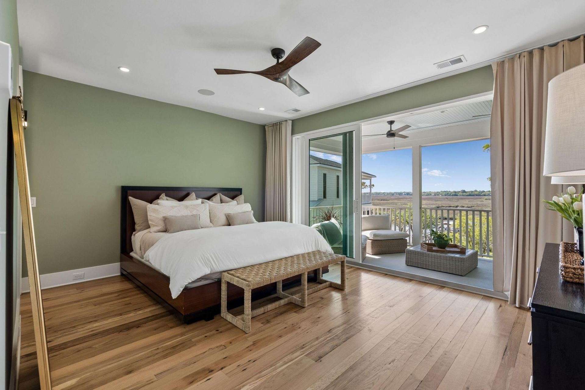 1395 Harbor View Road Photo 13