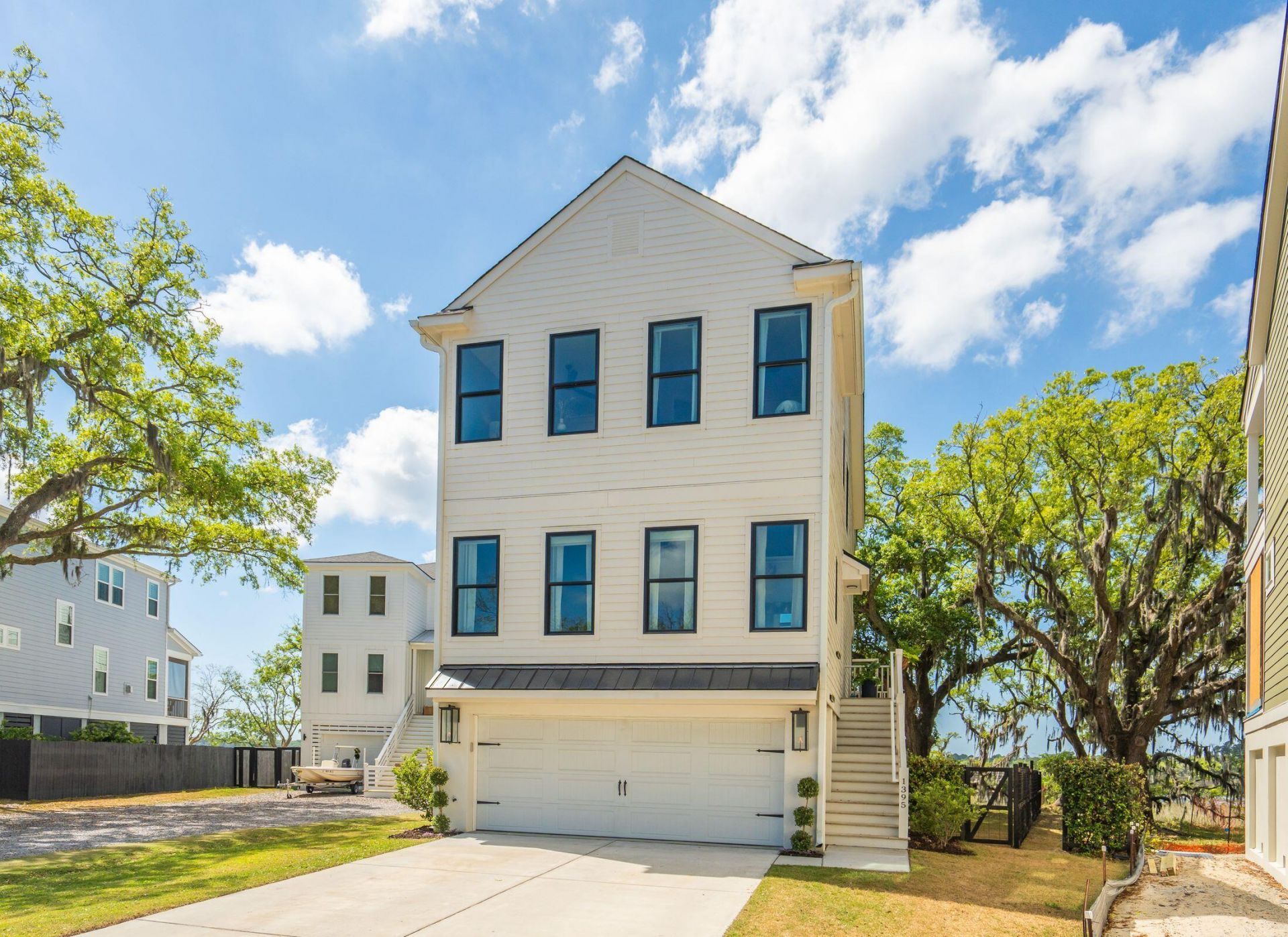 1395 Harbor View Road Photo 4