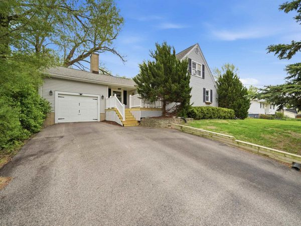 5006 N EDGEBROOK Drive, Peoria, IL 61614