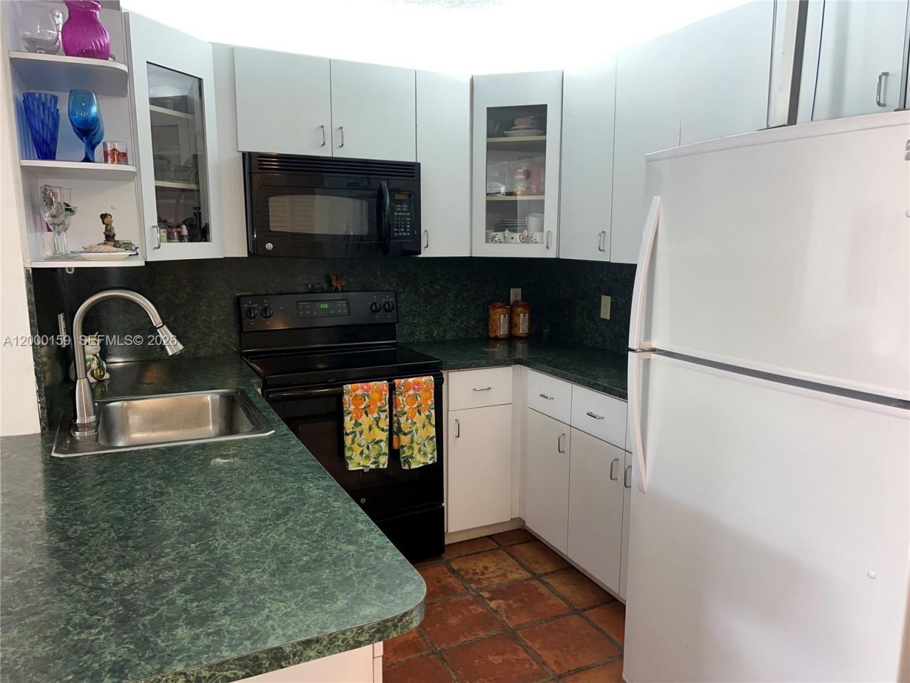 345 Ocean Dr, Unit 303, Miami Beach, FL 33139 Photo