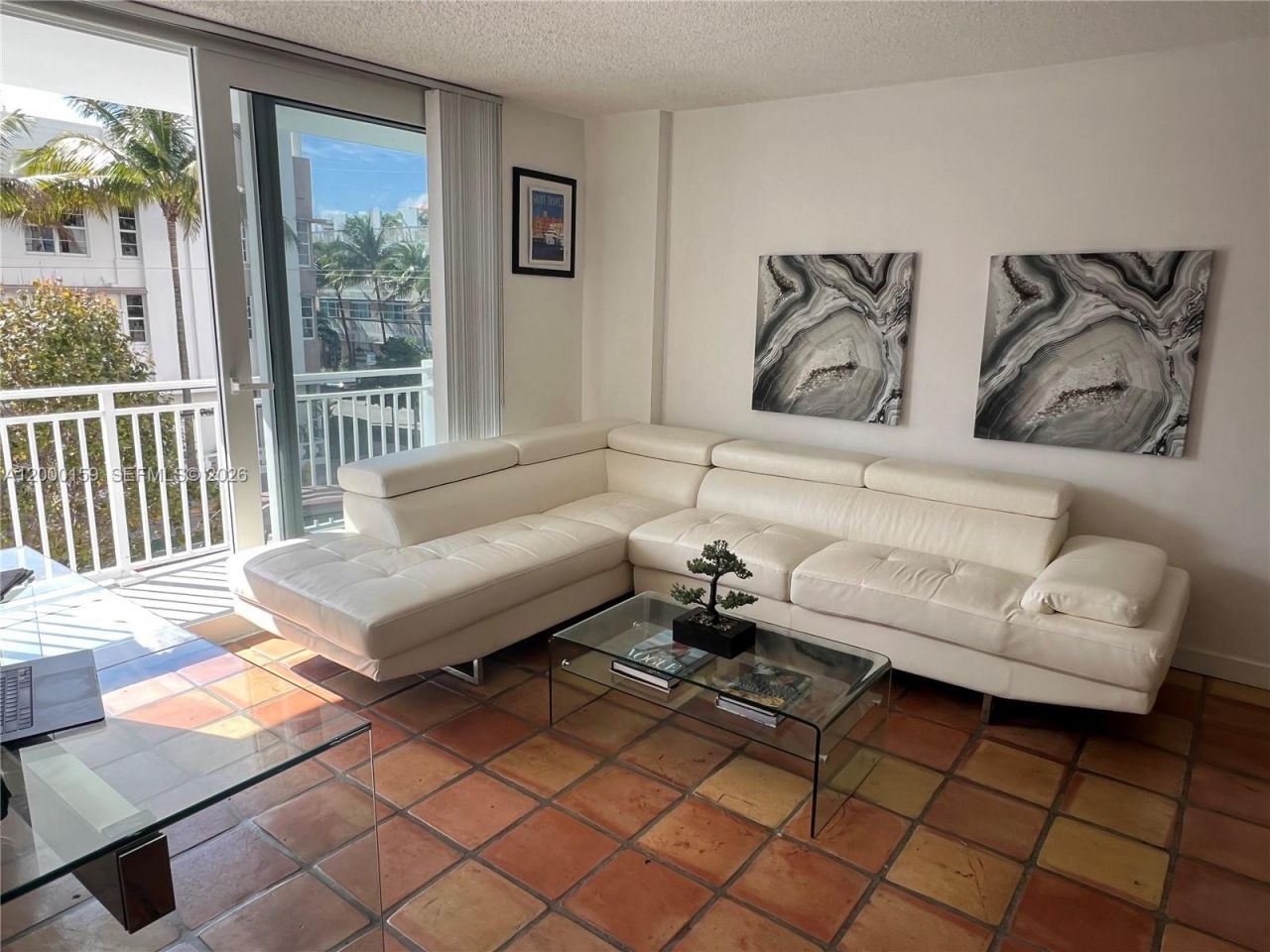 345 Ocean Dr, Unit 303, Miami Beach, FL 33139 Photo