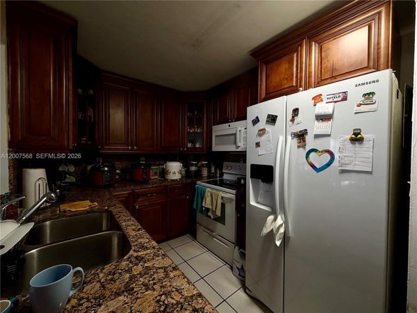 5201 NW 7th St, Unit 104, Miami, FL 33126