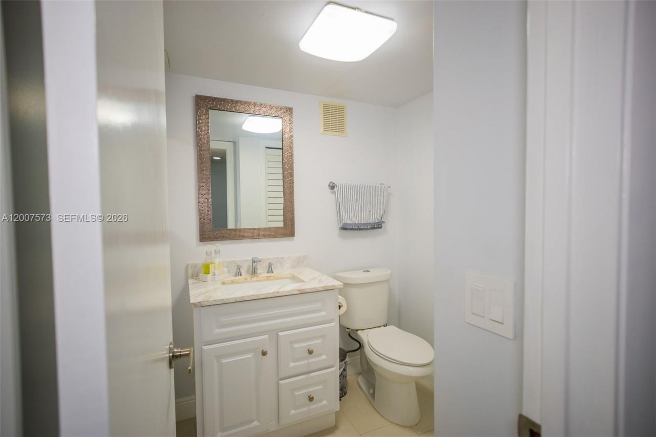 16100 Golf Club Rd , Unit 202, Weston, FL 33326 Photo