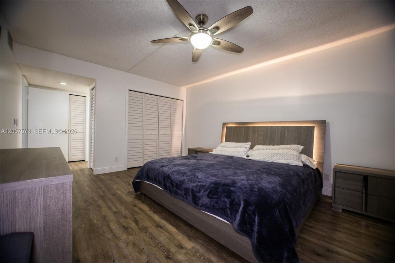 16100 Golf Club Rd , Unit 202, Weston, FL 33326 Photo