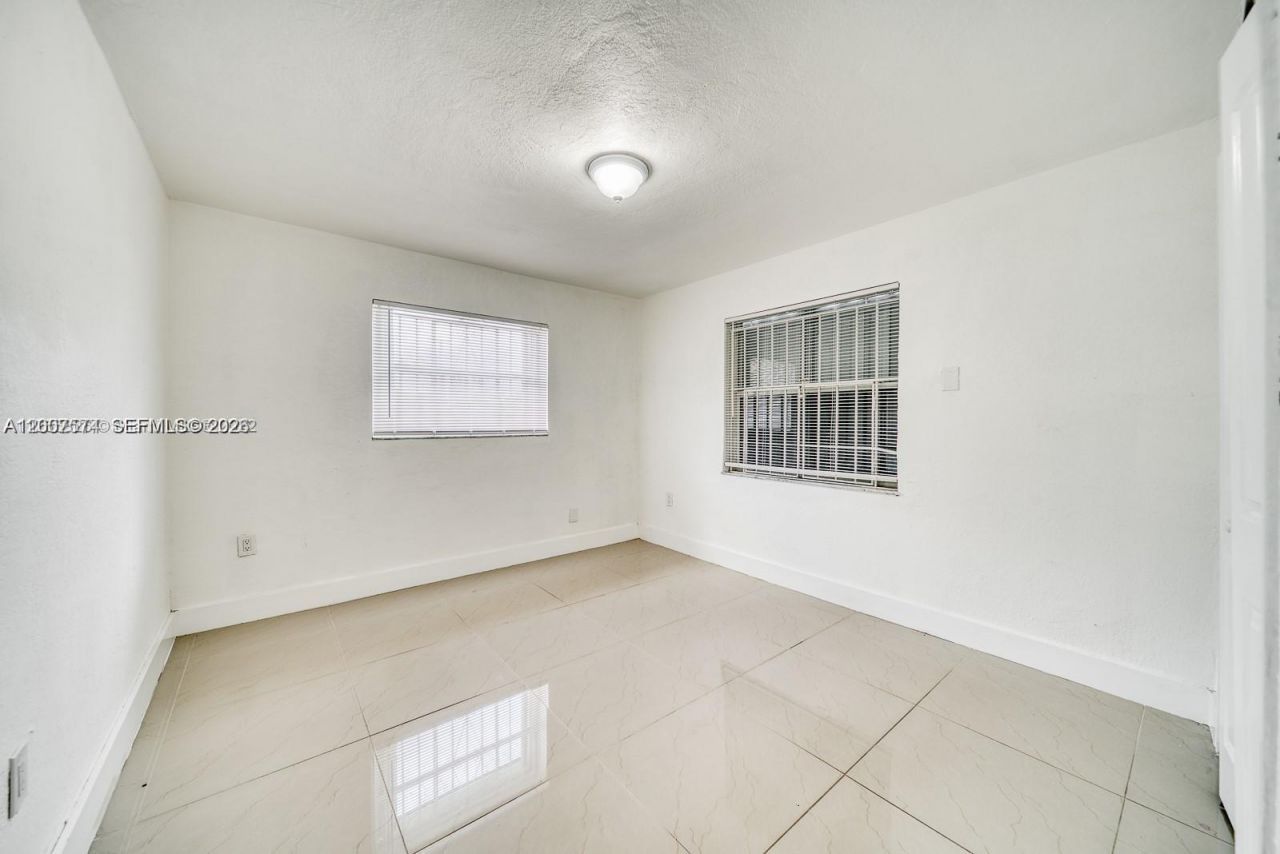 1200 NW 102nd St, Unit 1202, Miami, FL 33147 Photo