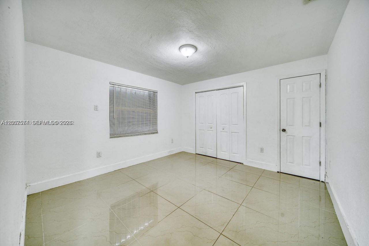 1200 NW 102nd St, Unit 1202, Miami, FL 33147 Photo