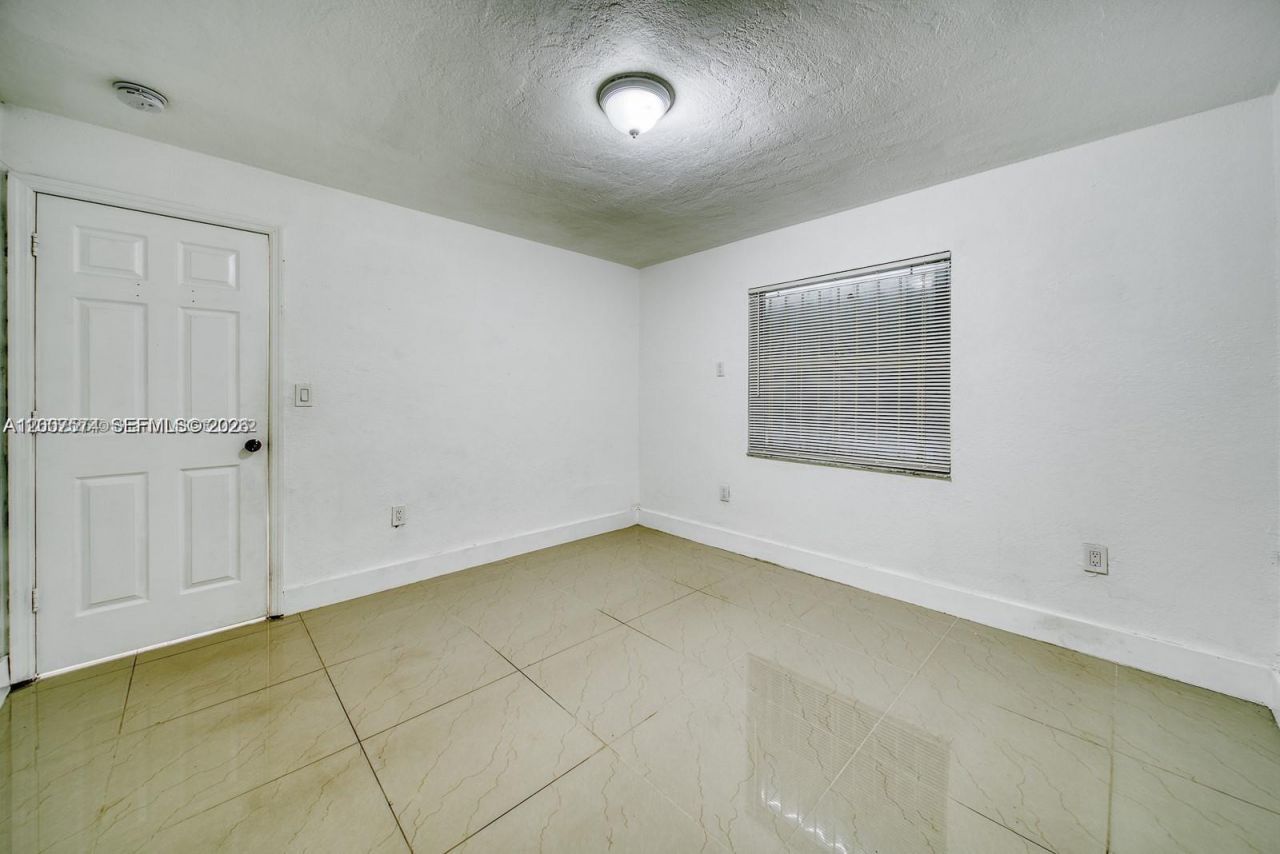 1200 NW 102nd St, Unit 1202, Miami, FL 33147 Photo