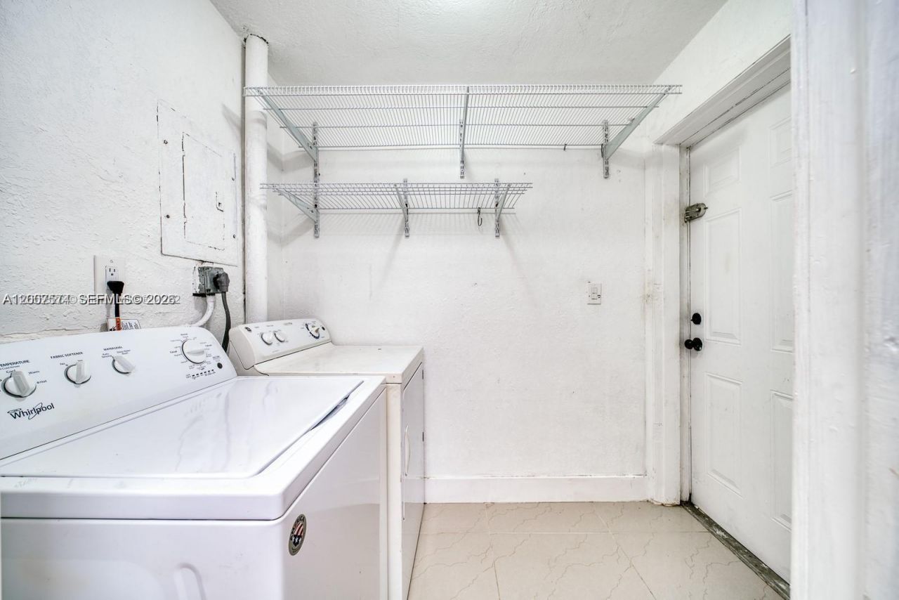 1200 NW 102nd St, Unit 1202, Miami, FL 33147 Photo