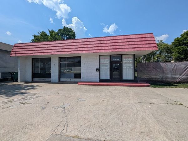 301 S Washington Street , Duquoin, IL 62832