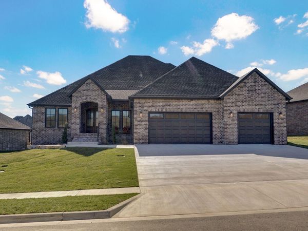 2079 N Silver Charm Avenue , Springfield, MO 65802
