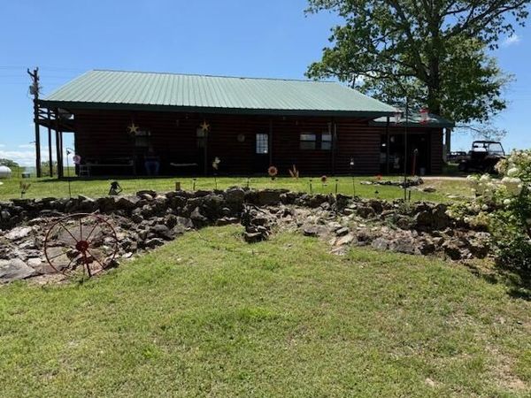 1042 Us Highway 160 , Caulfield, MO 65626