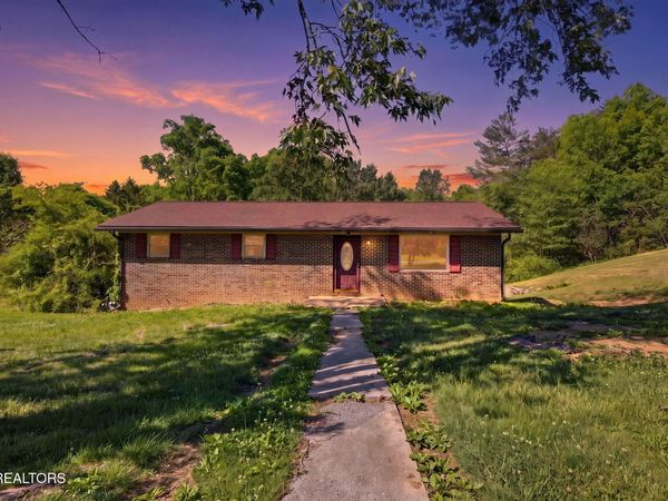 209 White Oak Lane, Heiskell, TN 37754