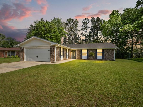 1010 Meadowbrook Dr , DeRidder, LA 70634