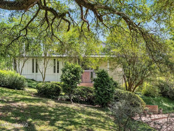 2617 Confederate Avenue, Vicksburg, MS 39180