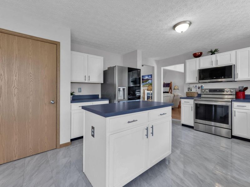 285 Rainswept Drive, Galloway, OH 43119 Photo 11