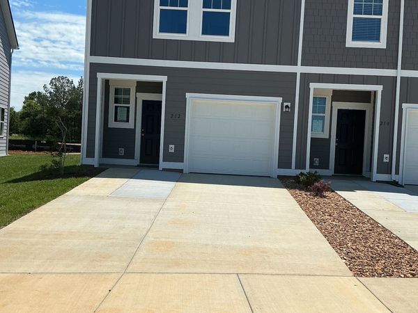 212 Darlington Drive, Dickson, TN 37055