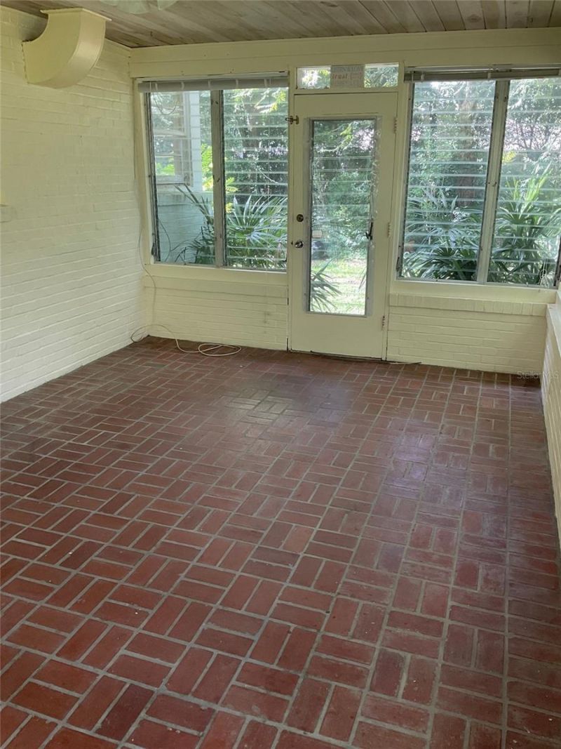 2721 SW 3rd Place , Gainesville, FL 32607 Photo