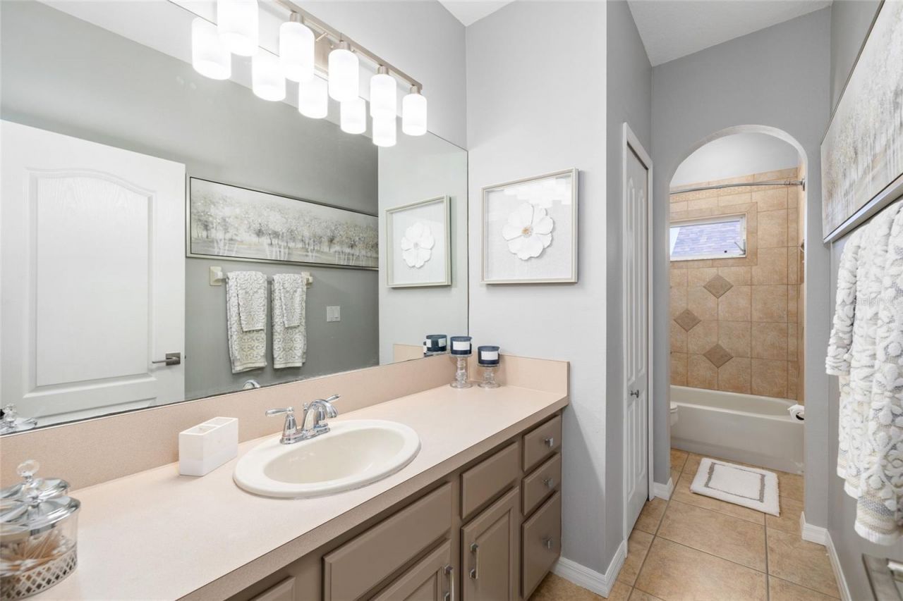 9642 Gretna Green Drive, Tampa, FL 33626 Photo