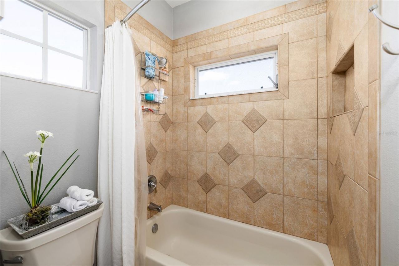 9642 Gretna Green Drive, Tampa, FL 33626 Photo