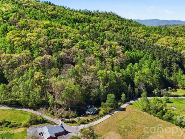 1200 Barkers Creek Road , Whittier, NC 28789