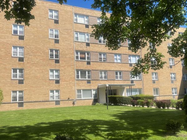 6161 N Hoyne Avenue, Unit 302, Chicago, IL 60659