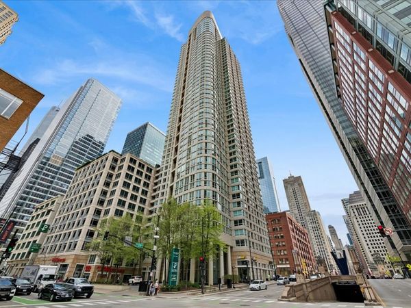 345 N LaSalle Drive, Unit 2706, Chicago, IL 60654