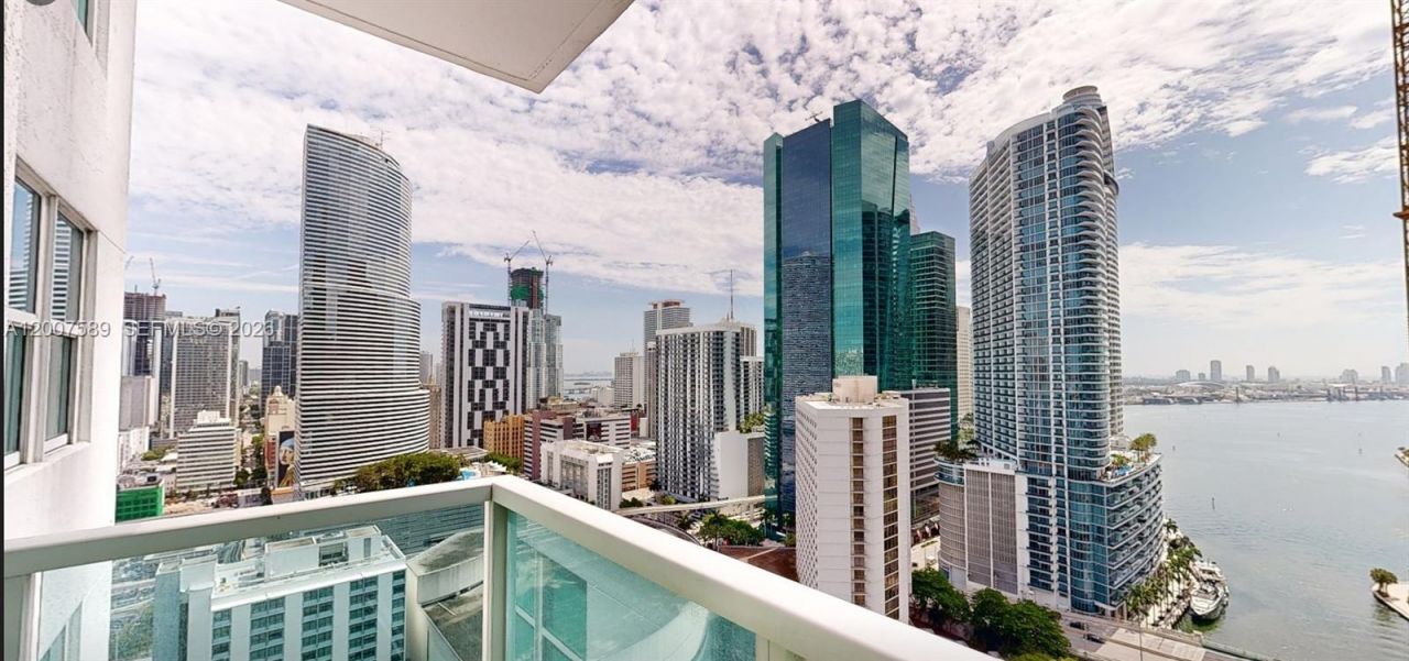 31 SE 5th St, Unit 3002, Miami, FL 33131 Photo