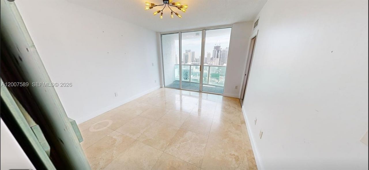 31 SE 5th St, Unit 3002, Miami, FL 33131 Photo