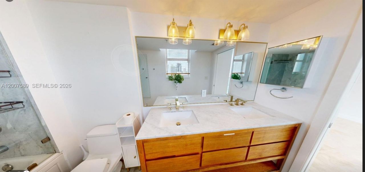 31 SE 5th St, Unit 3002, Miami, FL 33131 Photo