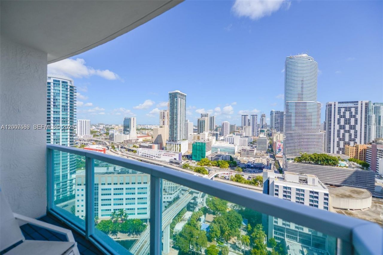 31 SE 5th St , Unit 3002, Miami, FL 33131 Photo