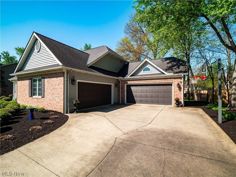 4534 Bellerive Court, Avon, OH 44011 Photo 2