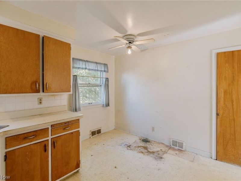 1004 Woodview Road, Cleveland Heights, OH 44121 Photo 7