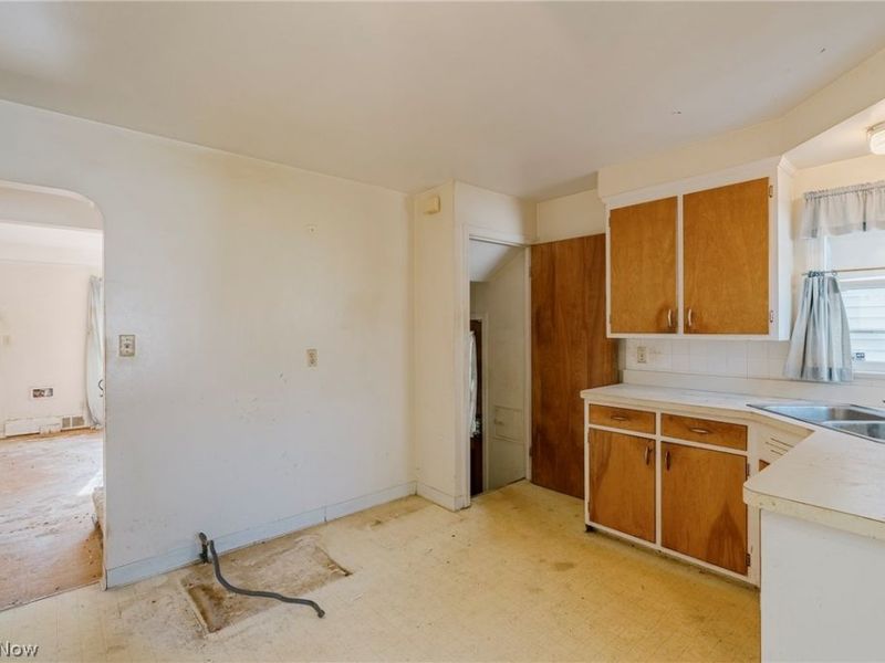 1004 Woodview Road, Cleveland Heights, OH 44121 Photo 8