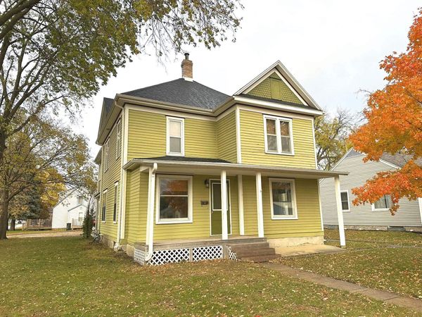 2207 16th Street , Emmetsburg, IA 50536