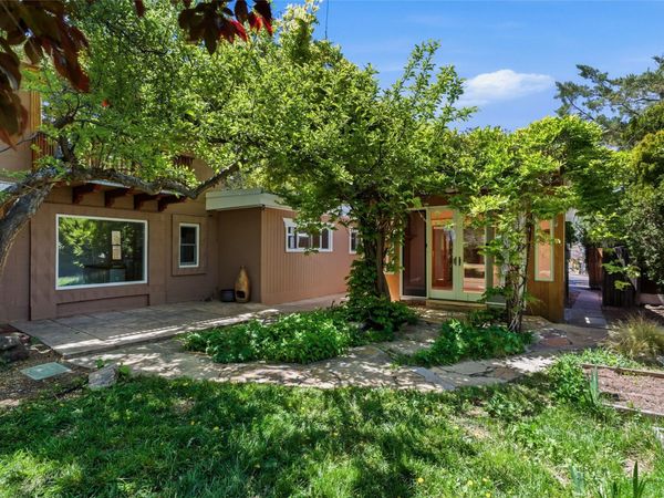 841 Don Diego, Santa Fe, NM 87505