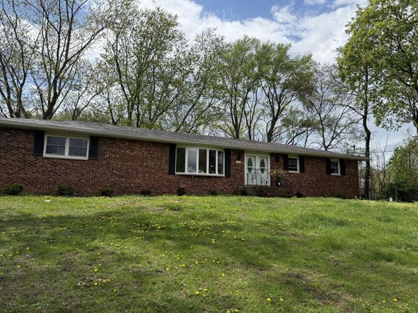 350 N 375 W , Valparaiso, IN 46385
