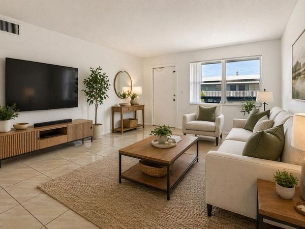 210 NE 38th Street, Unit 14, Oakland Park, FL 33334