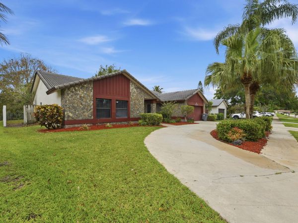 21074 Shady Vista Lane, Boca Raton, FL 33428