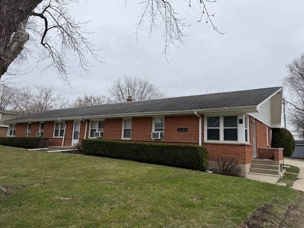 771 Greenview Street , Unit 1, Gurnee, IL 60031