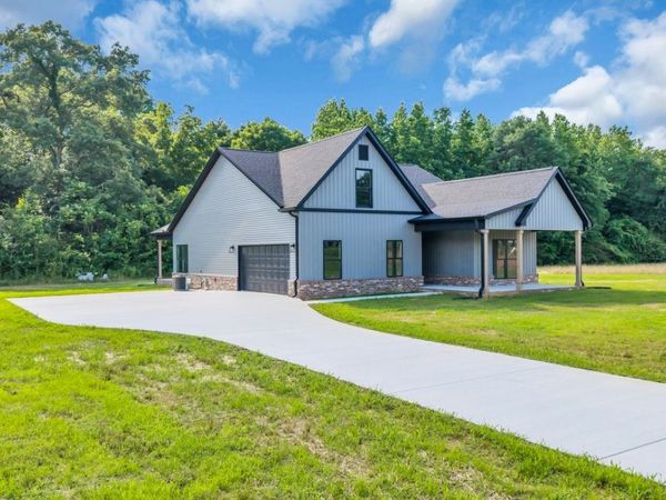 2728 Bains Rd, Hillsboro, TN 37342