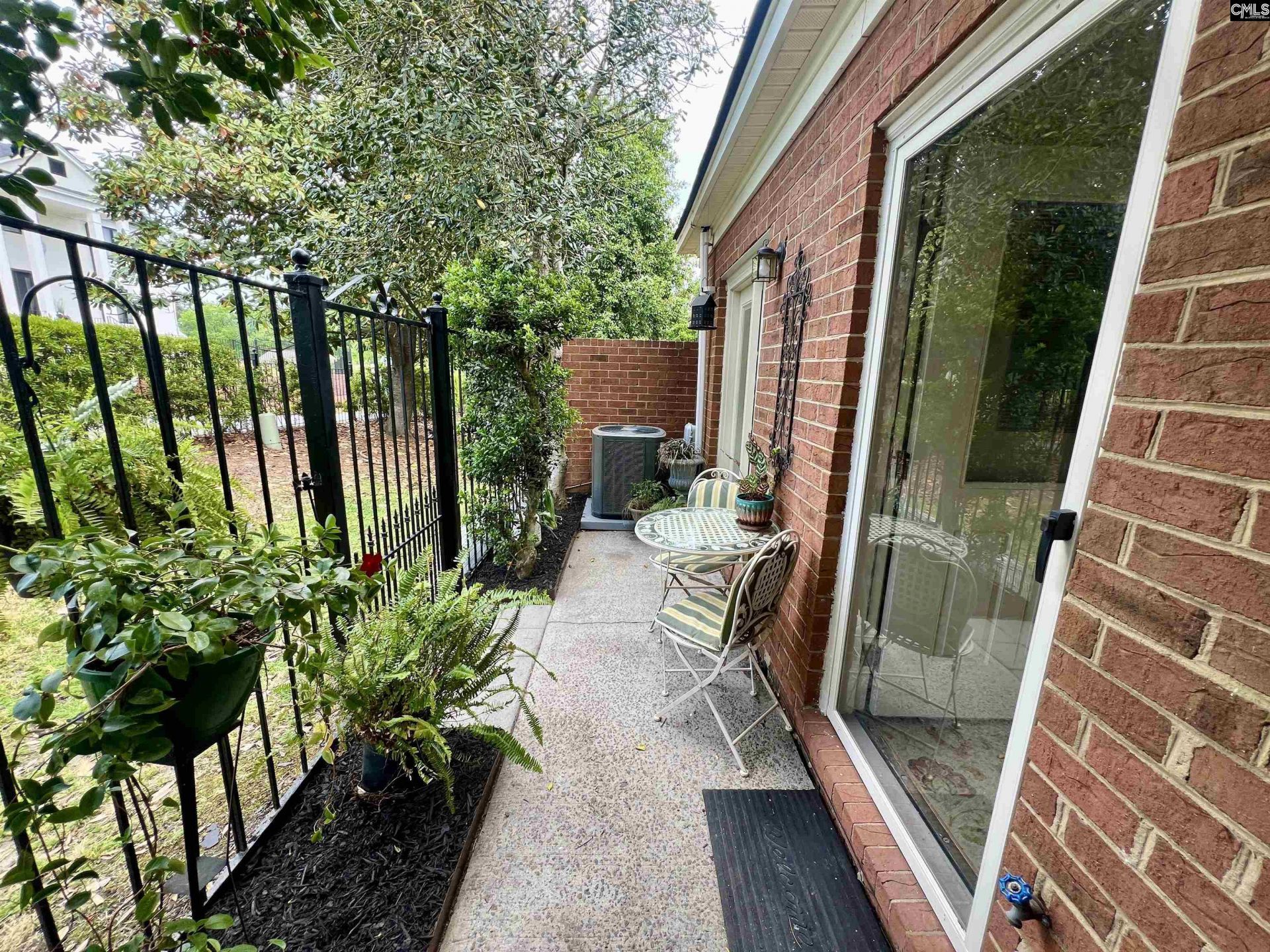 188 Carlyle Circle Photo 11