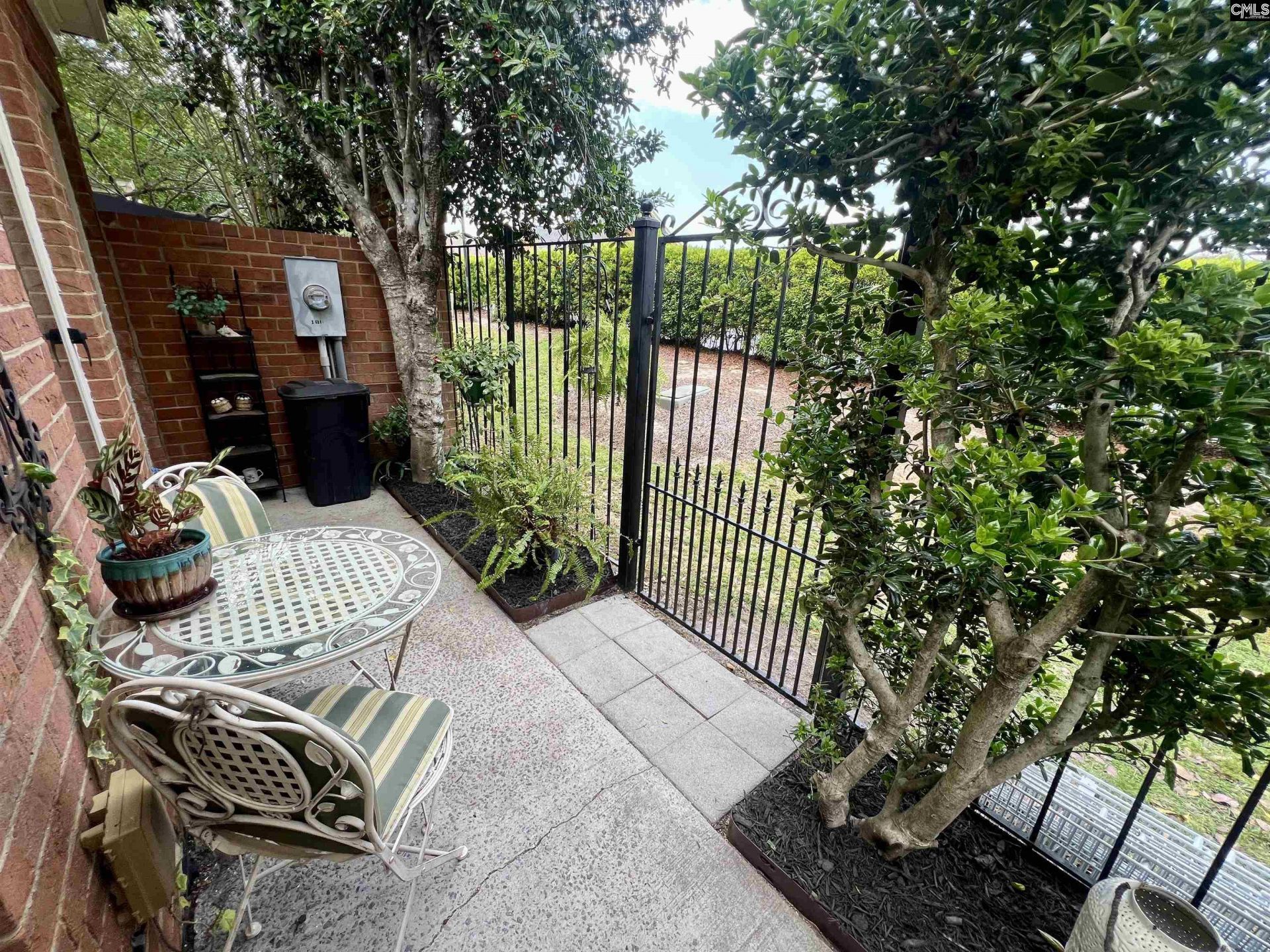 188 Carlyle Circle Photo 12