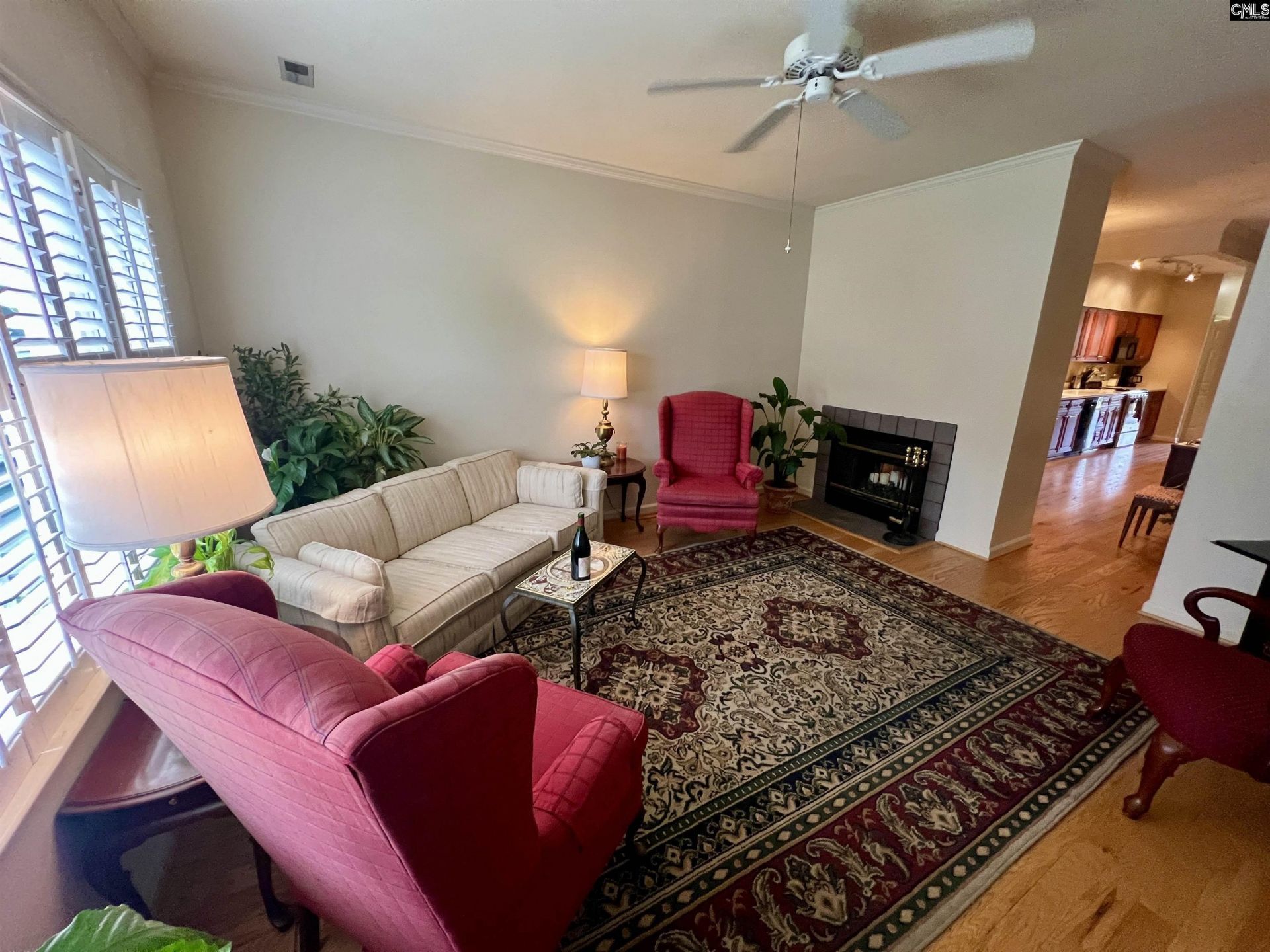 188 Carlyle Circle Photo 2