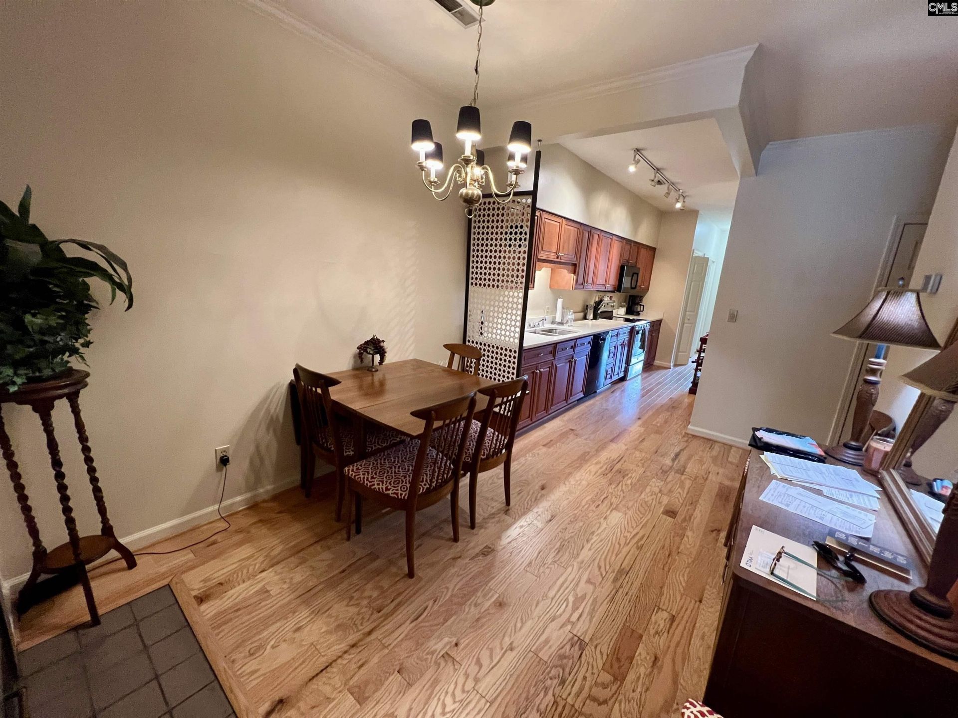 188 Carlyle Circle Photo 6