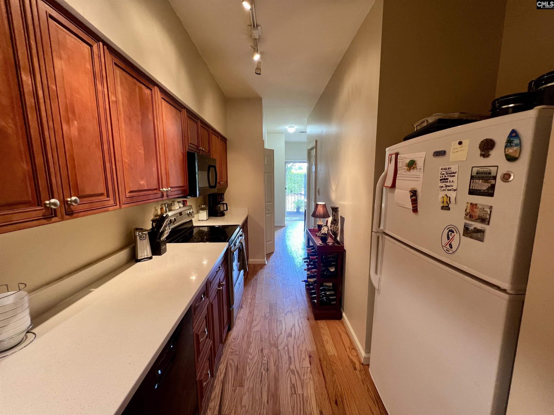 188 Carlyle Circle Photo 8