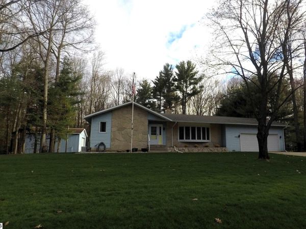 3320 13th Street W, Cadillac, MI 49601